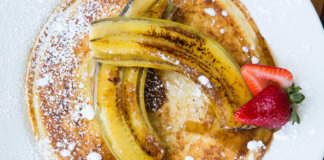 バナナパンケーキはアルポートカフェの看板メニュー