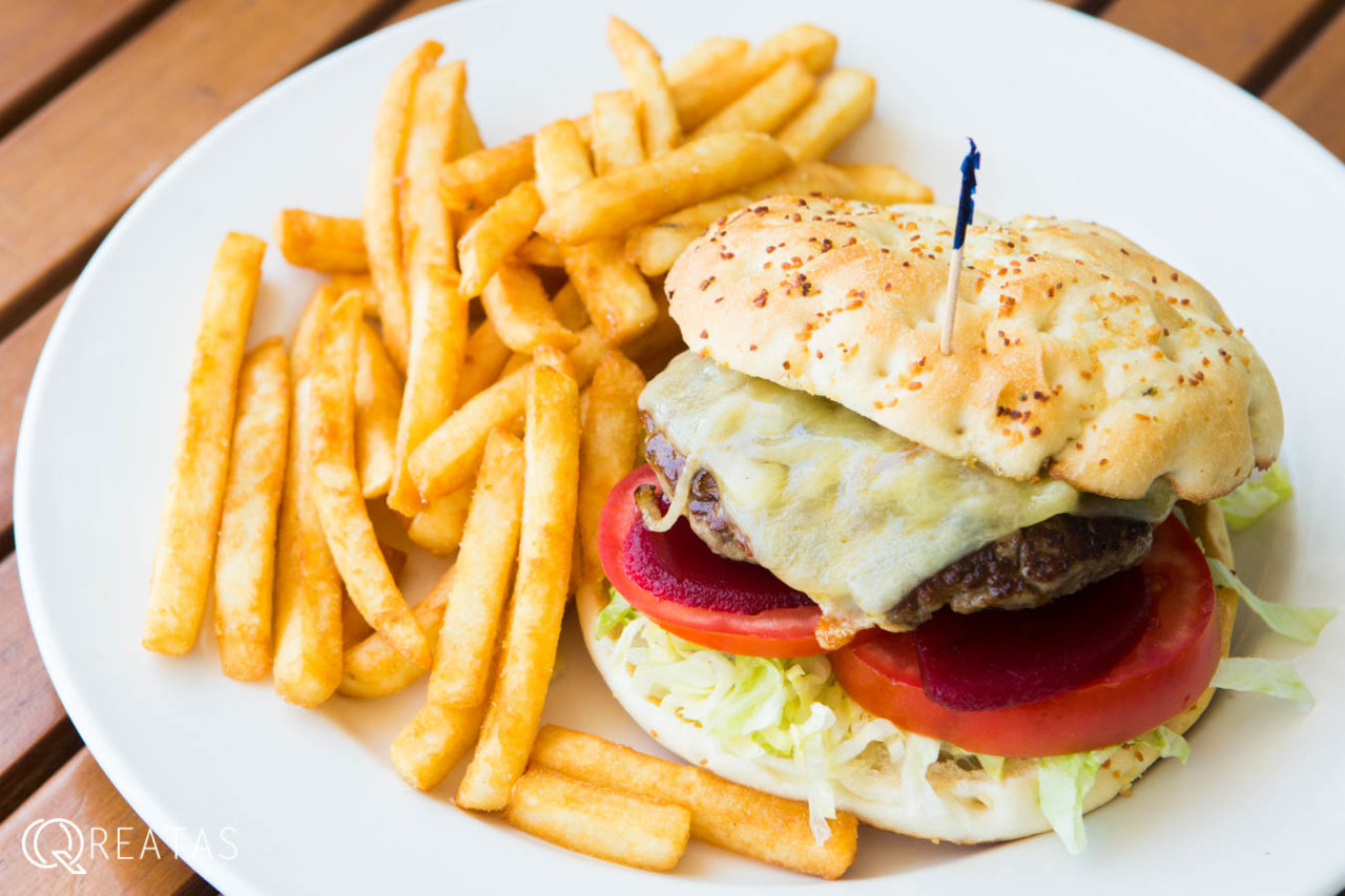 アルポートカフェのハンバーガー