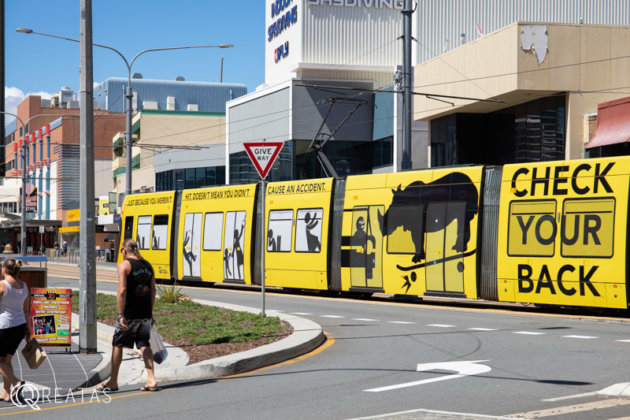 ゴールドコーストの市内を走るトラム