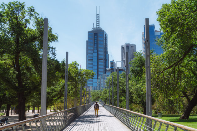 メルボルンの緑と摩天楼