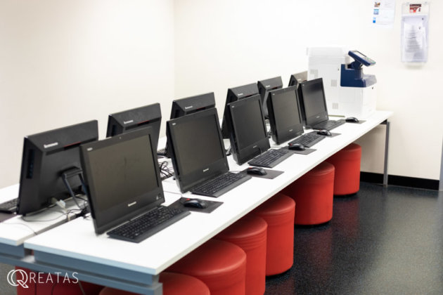 OHCゴールドコースト校のコンピュータールーム