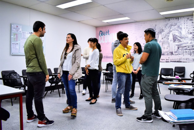 OHCシドニー校の会話風景