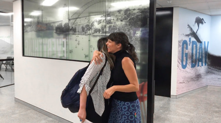 OHCシドニー校の卒業生徒と先生